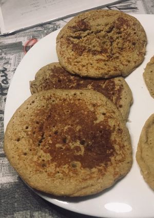 Una foto de Panqueque de avena y banana 🍌