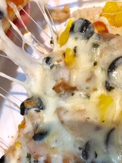 صورة لوصفة بيتزا خضار بـ 15 دقيقه 🍕👩🏻🍳