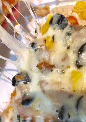 صورة لوصفة بيتزا خضار بـ 15 دقيقه 🍕👩🏻‍🍳