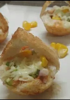 A picture of Corn bread baskets.