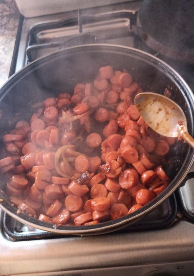 Una foto de Winnis con chipotle fácil y sencillo