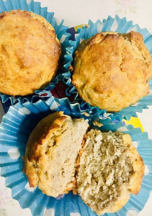 Una foto de MUFFINS RÚSTICOS DE 🍌BANANA 🍌