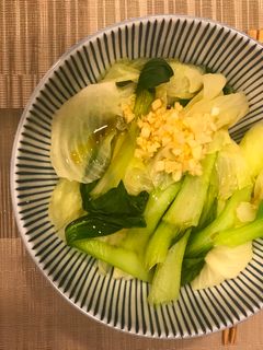 【Tue 舒活美食操】川燙青菜佐蒜醬 的食譜成品照片