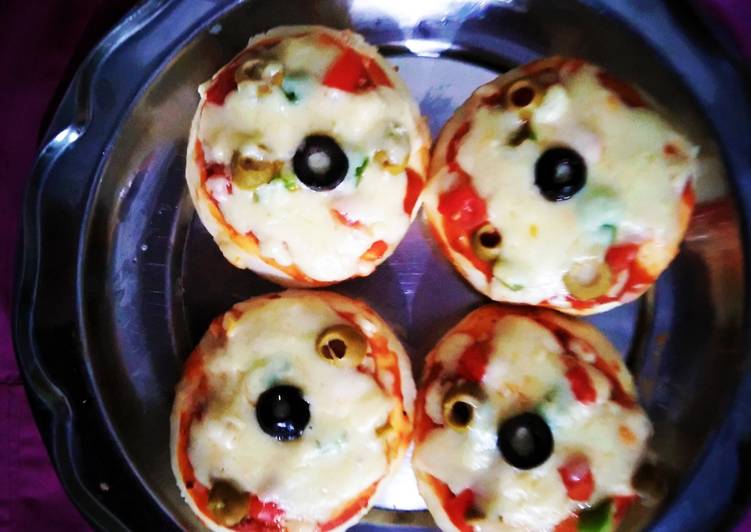 Recipe of Ultimate Mini veg pizza