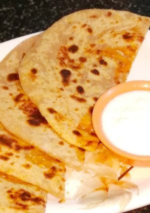 A picture of Cabbage paratha Pattagobi paratha.