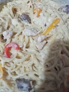صورة لوصفة اسباغيتي وايت صوص كريمى بالفراخ