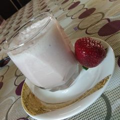 A picture of Healthy strawberry banana smoothie.