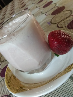 A picture of Healthy strawberry banana smoothie.