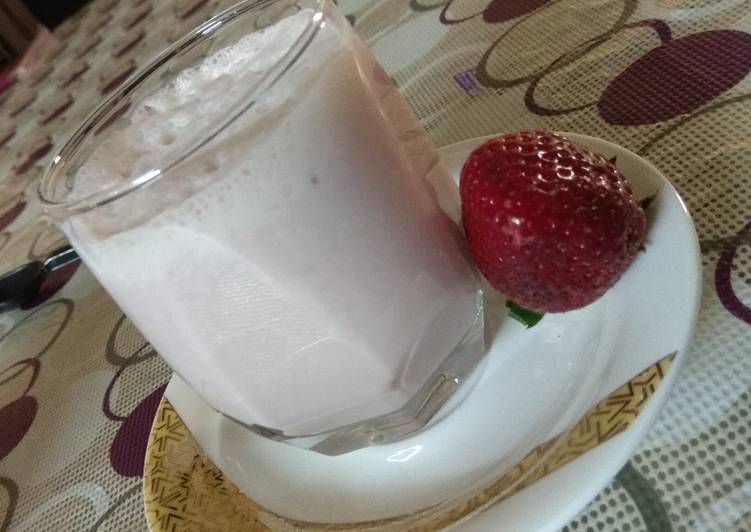 Simple Way to Prepare Award-winning Healthy strawberry banana smoothie