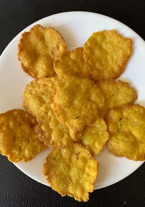 ઘઉં ના લોટની પૂરી (Wheat Flour Poori Recipe In Gujarati) રેસીપી મુખ્ય ફોટો