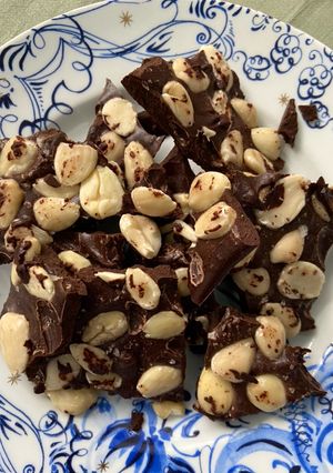A picture of Chaga chocolate chunks.