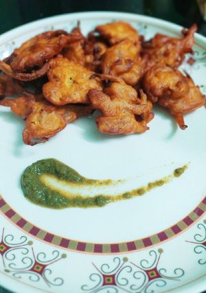 A picture of Pyaz k pakode.
