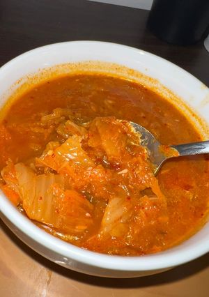 Hình của món Canh kim chi Hàn Quốc.