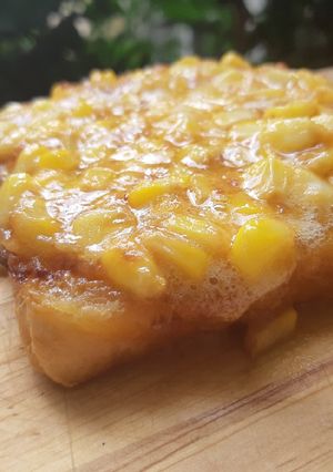 รูปของ Corn and Miso-Butter Toast ขนมปังข้าวโพดย่างเนยมิโซะน้ำผึ้ง