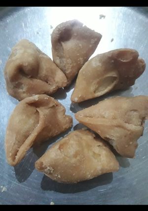 मिनी समोसा (mini samose recipe in Hindi) रेसिपी मुख्य फोटो