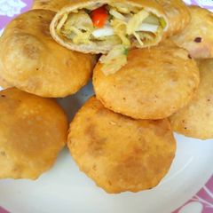 A picture of Potatoe puri.
