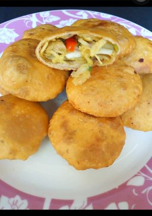 A picture of Potatoe puri.