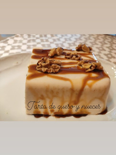 Una foto de Tarta de queso y nueces