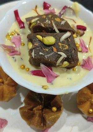 A picture of Chikoo Malai Royale.