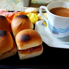 A picture of Beef cheese sliders.