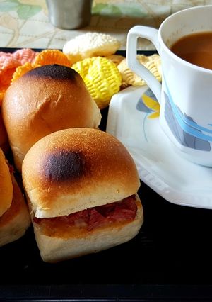 A picture of Beef cheese sliders.