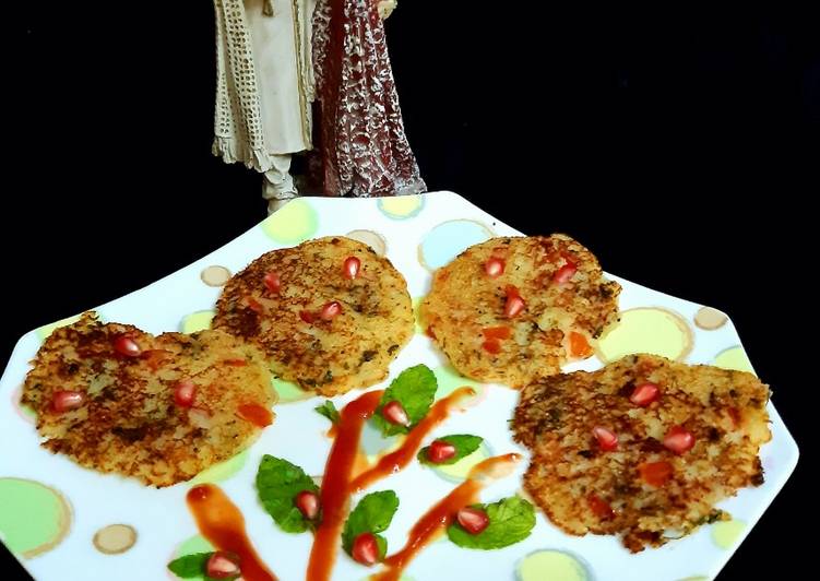 Semolina-Veggies Mini Uttapam