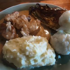 A picture of Sig's Fillet of pork with creamed cheese and onion sauce.