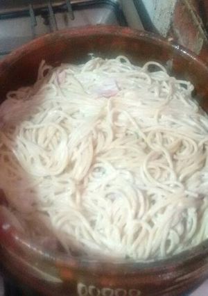 Una foto de Spaghetti blanco