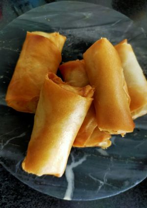 A picture of Jumbo Spring Rolls.