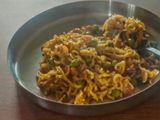 Maggi With Green Matar/ Vegetable Atta Maggi/ Delicious Matar Maggi For Little Craving 🤩