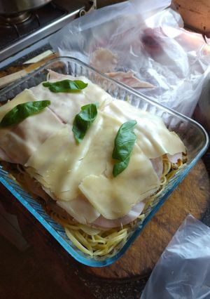 Una foto de Lasagna de fideos con albahaca