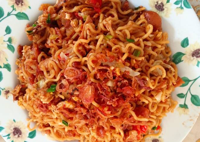 Mie goreng sosis ayam