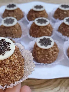 صورة لوصفة حلوة محشية بدون بيض وبدون جهد ، على طريقة أم يارا