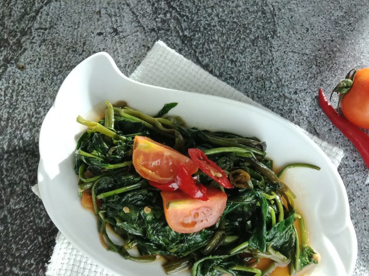 Langkah Mudah untuk Membuat Tumis kangkung terasi Anti Gagal