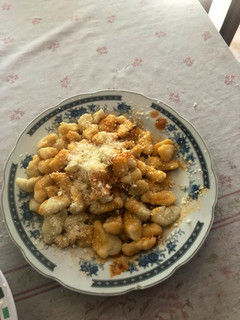 Una foto de Mis ñoquis del 29 con salsa express