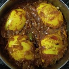 A picture of Egg masala curry.