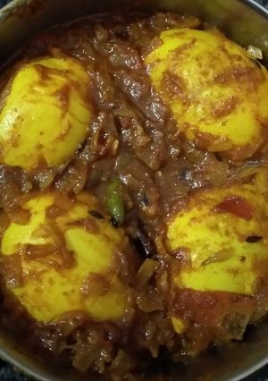 A picture of Egg masala curry.