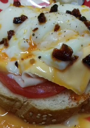 Una foto de Huevos Mollet montados sobre pan