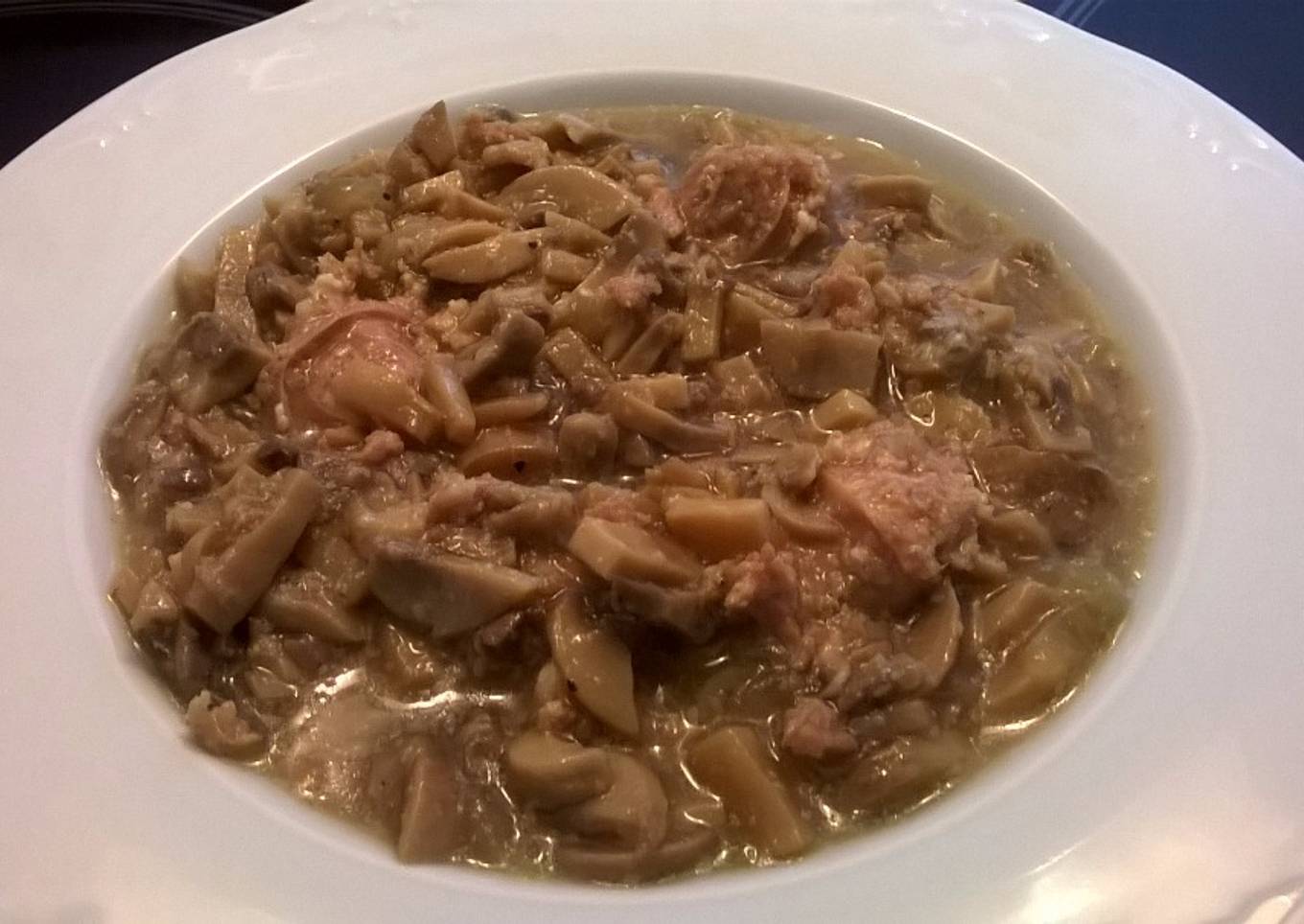 Champiñón con longaniza fresca en su propia salsa