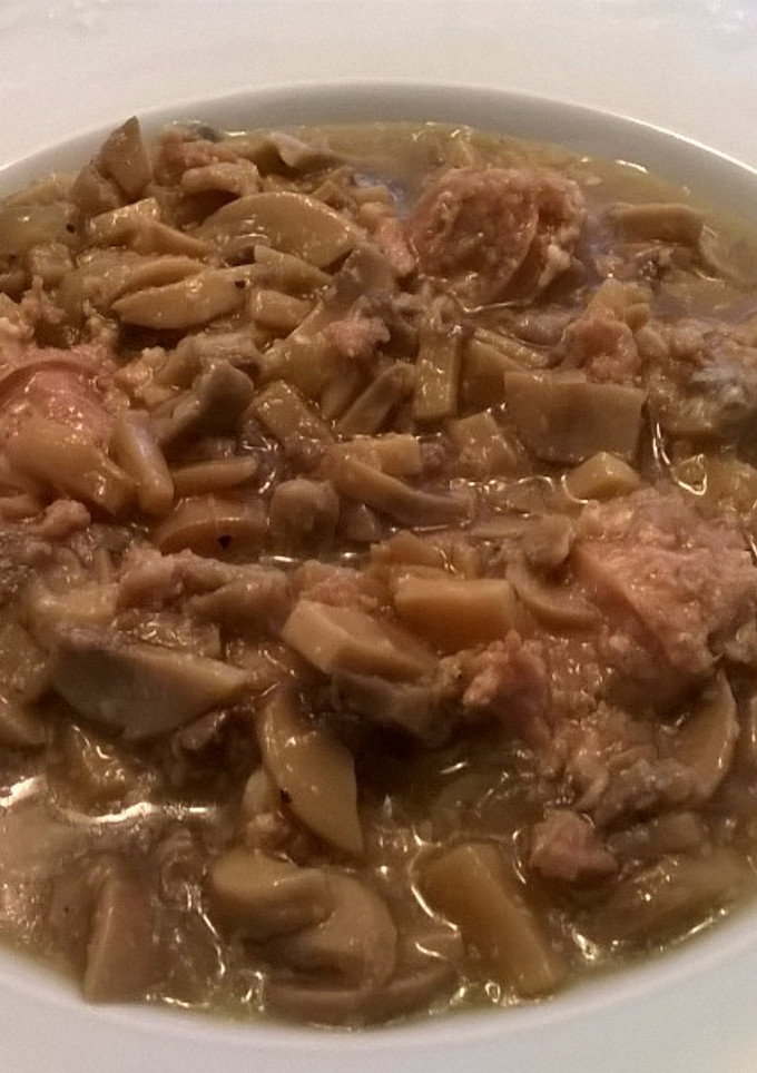 Una foto de Champiñón con longaniza fresca en su propia salsa