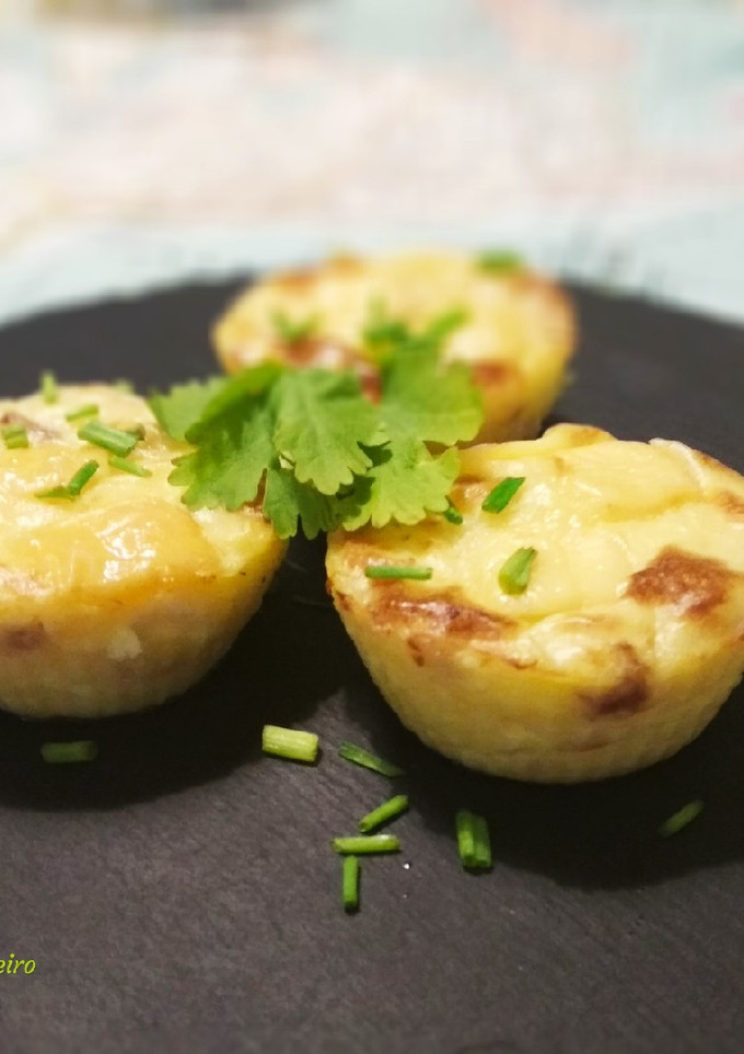 Una foto de Pastelitos de patata, jamón ibérico y queso