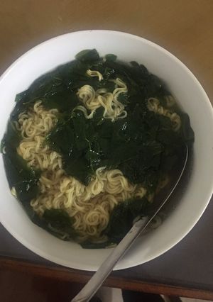 Hình của món Mỳ tôm rau ngót.