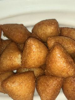 صورة لوصفة حلى مثلثات السميد