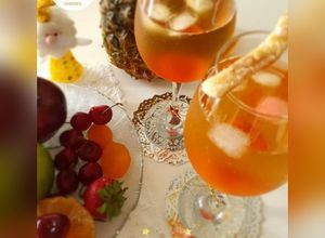 Una foto de 🥂CelebraTé - Cóctel frío de Té frutal + Sirope de🍍