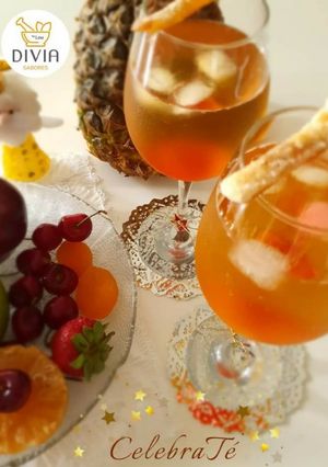 Una foto de 🥂CelebraTé - Cóctel frío de Té frutal + Sirope de🍍