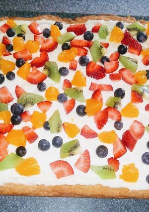 A picture of Fruit pizza.
