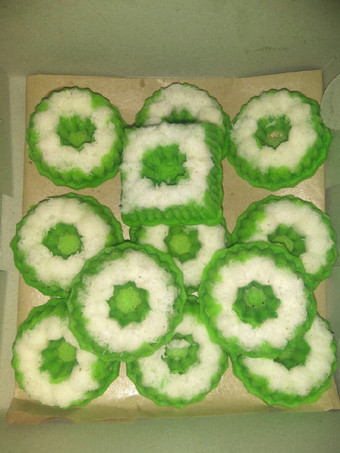 Cara Gampang Menyiapkan Putu Ayu Pandan Super lembut Yang Mudah