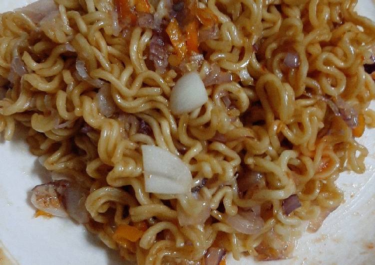 Bagaimana Menyiapkan Mie goreng sambal matah yang Enak