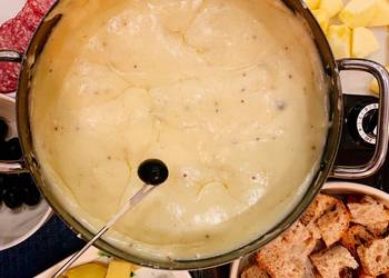 Easiest Way to Prepare Appetizing Cheese fondue