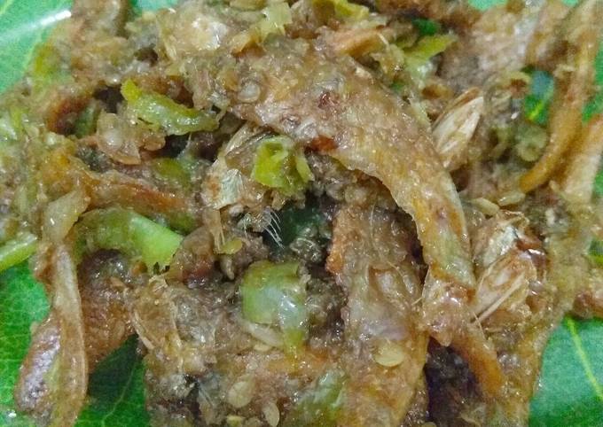 Ikan asin bulu ayam cabe ijo